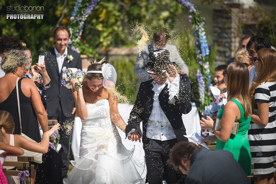 036-bride-groom-outdoor-ceremony-in-tuscany-villa