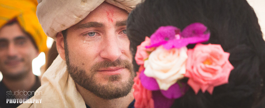 116-indian-bridegroom-ceremony-first-look-emotion-tears