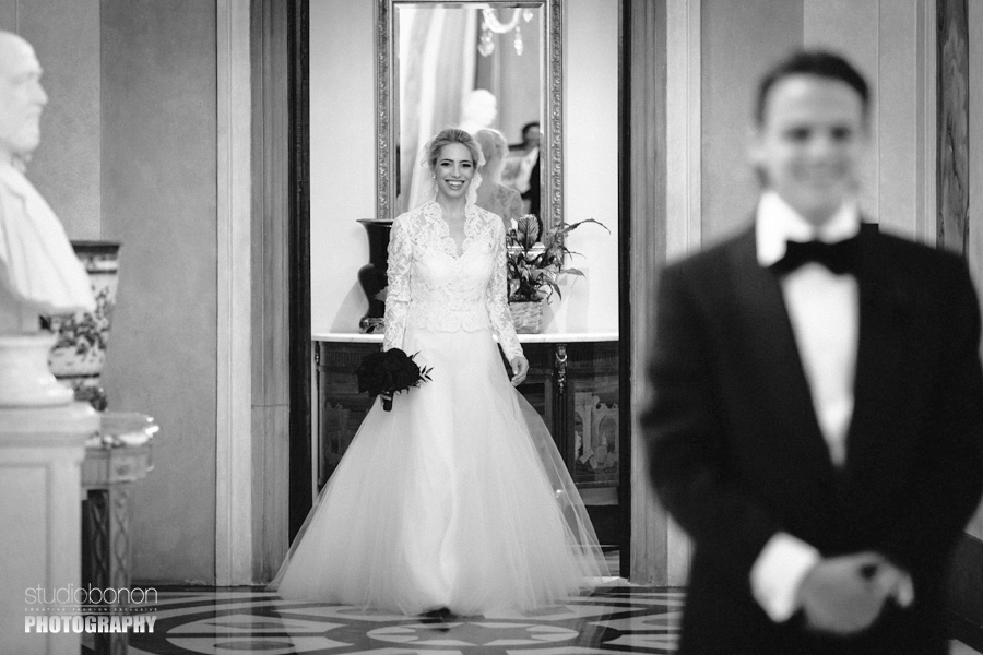 013-bride-groom-emotional-first-look