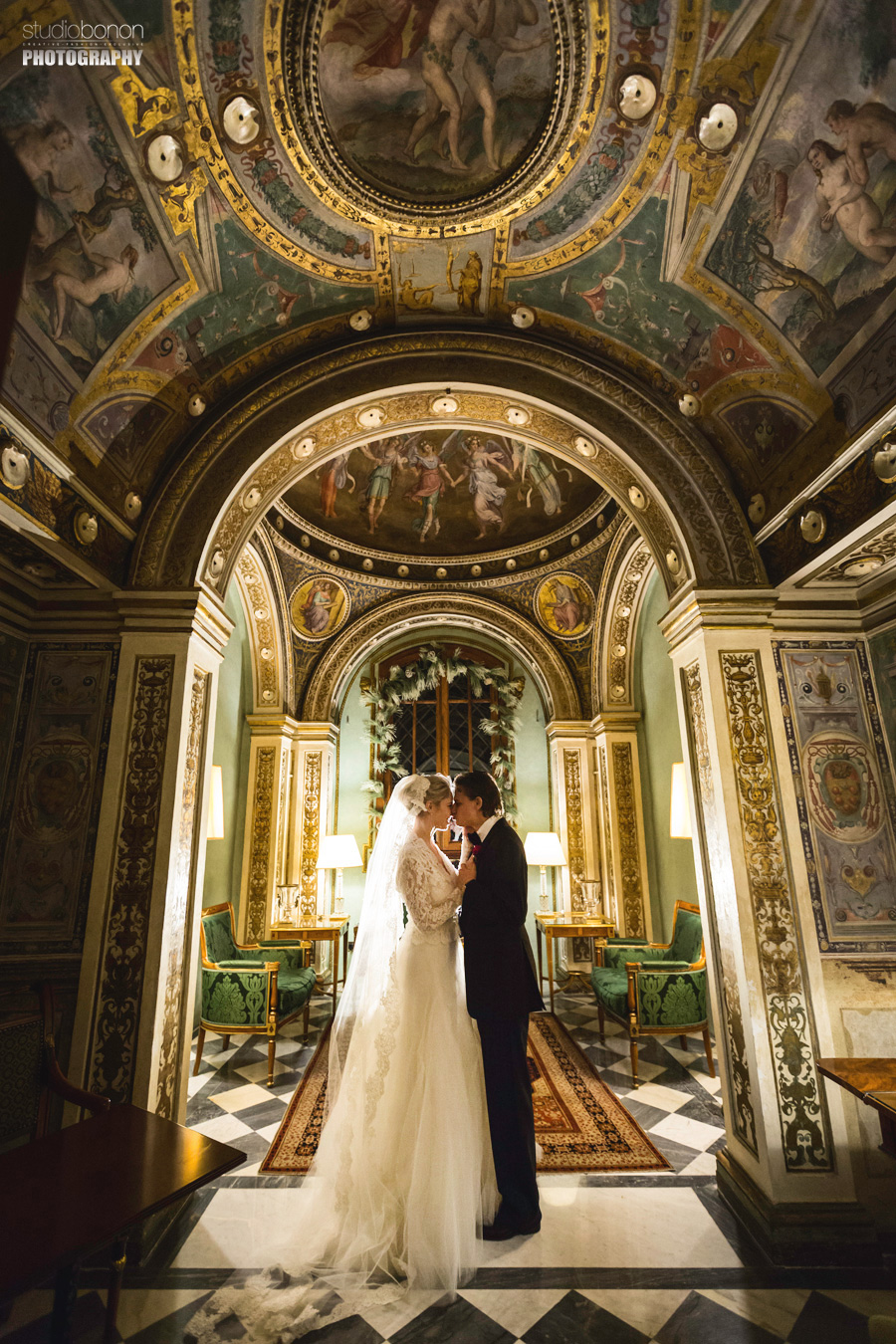 034f-bride-groom-portrait-inside-four-seasons-cappella