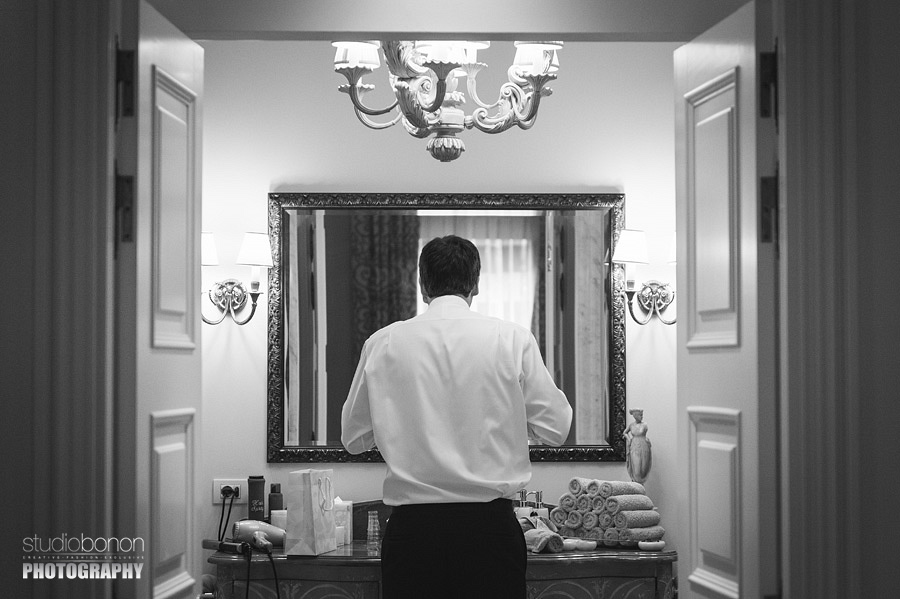 011-groom-s-getting-ready-inside-the-spa-suite-of-the-four-seasons-firenze