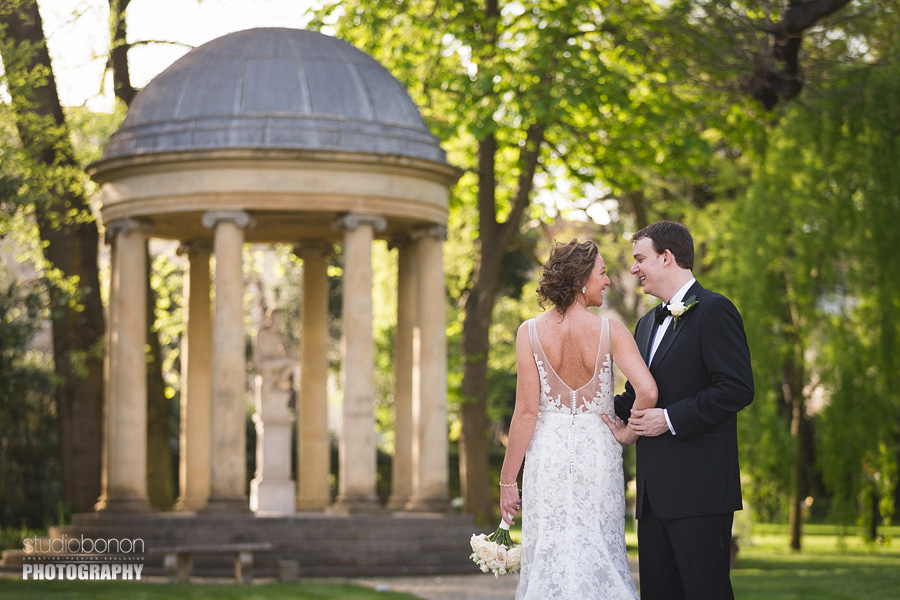 022-natural-candid-portrait-bride-groom-gherardesca-garden