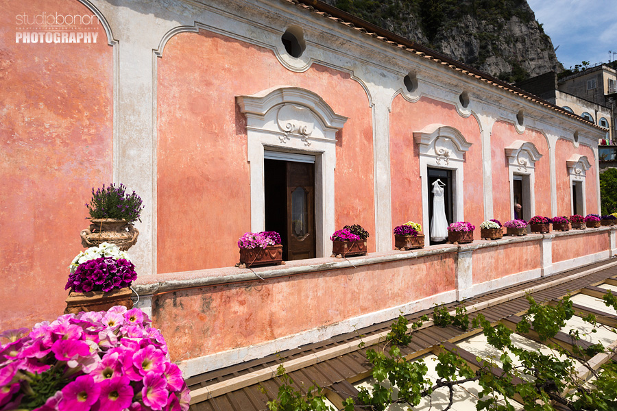 011-wedding-dress-in-positano-weddingitaly-flowers