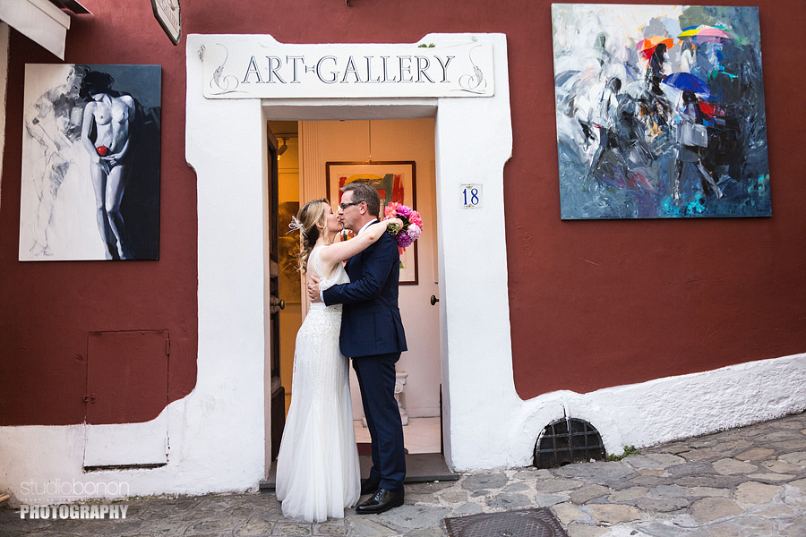 043-wedding-in-positano-art-gallery-portrait-bride-and-groom