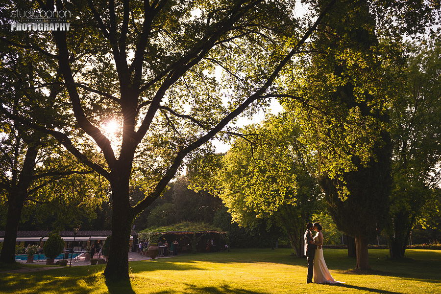 059-portrait-bride-groom-tuscany-countryside-borgo-san-luigi-love-them