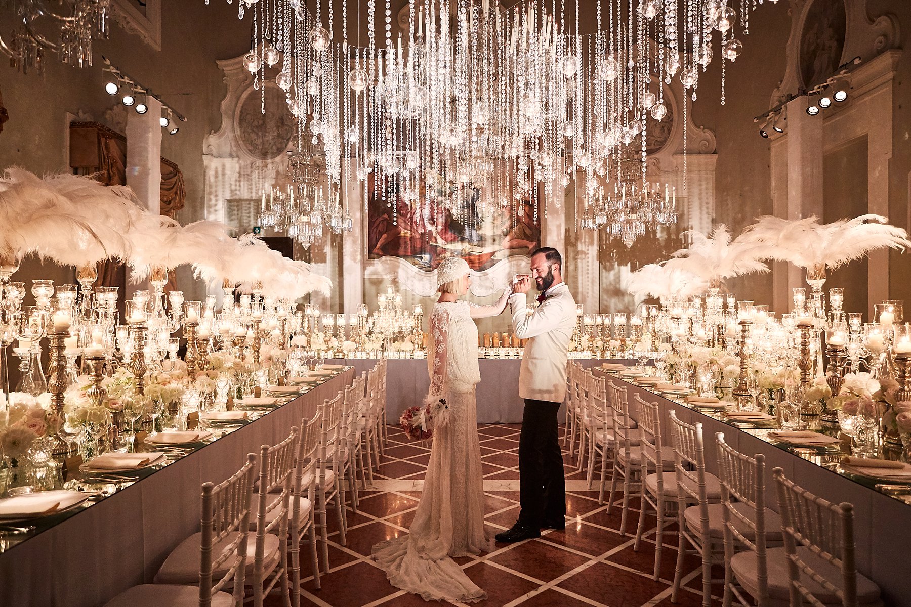 свадьба в стиле великий гэтсби. свадебное платье в стиле великий гэтсби. вечеринка в стиле великий гэтсби. свадьба гэтсби в стиле гэтсби. великий гэтсби свадьба.