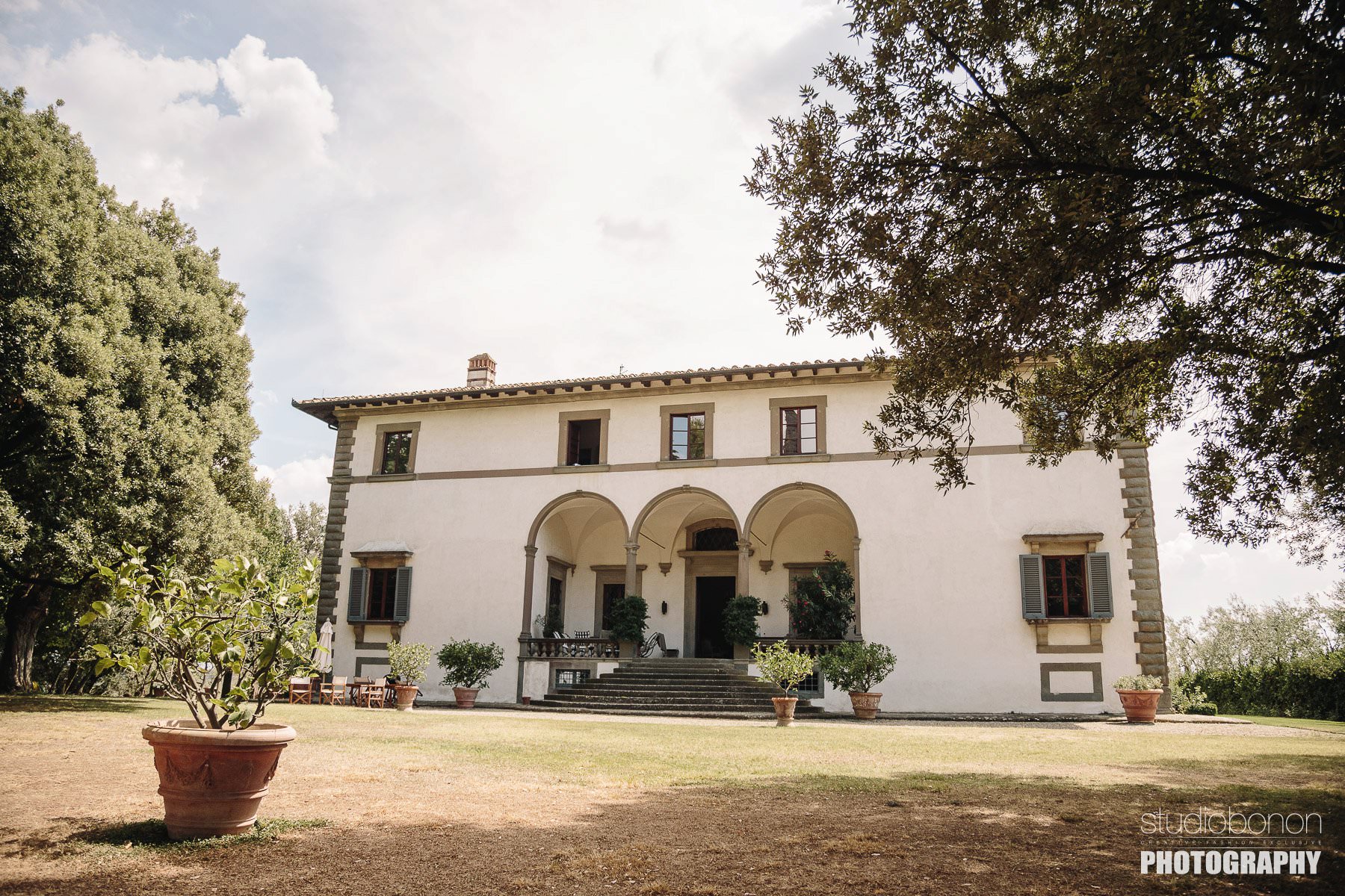 Villa Pisignano a beautiful Villa into the Tuscany countryside. A perfect venue for destination weddings