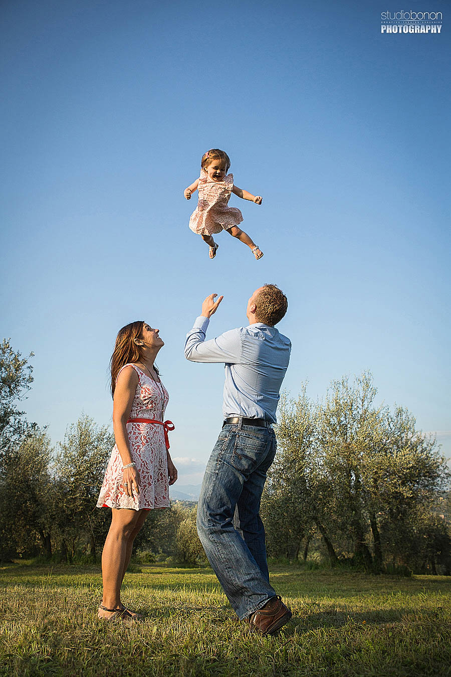 Family vacation photographer in Florence and Tuscany countryside